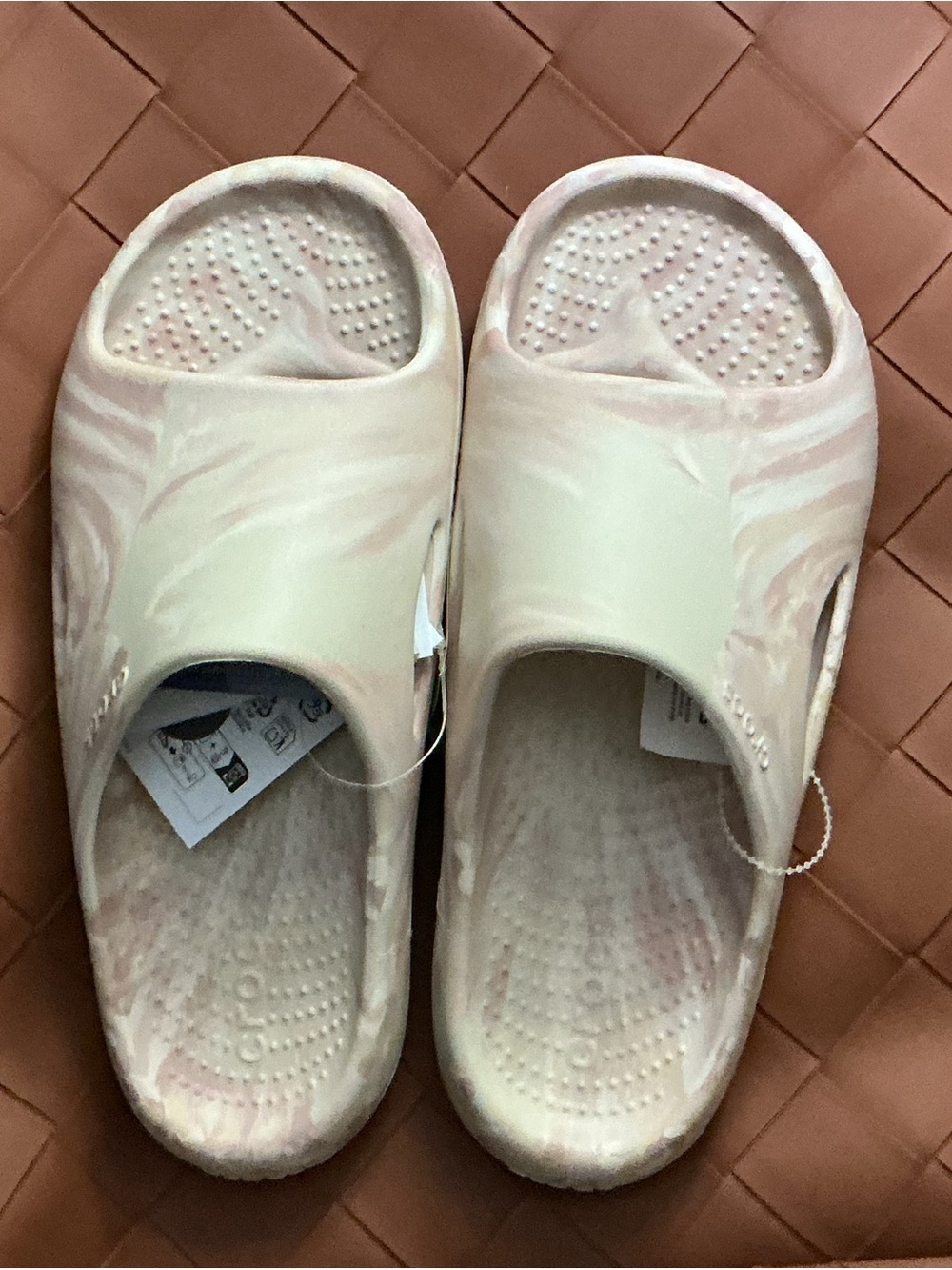Mellow Recovery CROCS Marbled Slide Sandals in Soft Pink and Cream